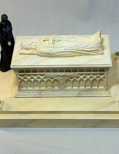 Tomb of Aragorn 003 Beige Marble @ Dressart3d.com Portfolio