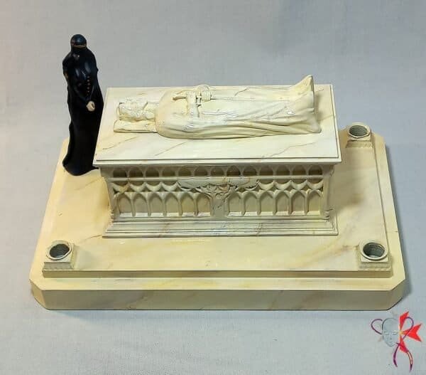 Tomb of Aragorn 003 Beige Marble @ Dressart3d.com Portfolio