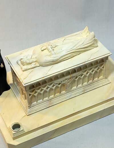 Tomb of Aragorn 003 Beige Marble @ Dressart3d.com Portfolio