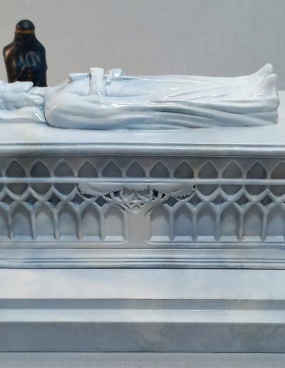 Tomb of Aragorn 001 Marble White @ Dressart3d.com Portfolio